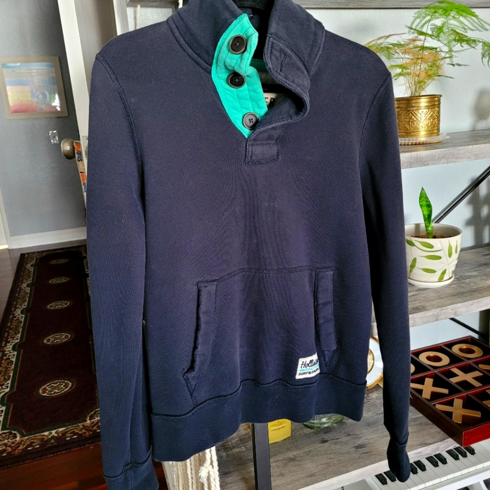 Hollister Men's Large Thick Pull Over Sweater